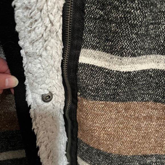 Roxy Sherpa-Lined Jacket, size M - Picture 7 of 13